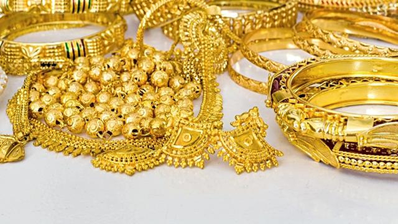 Gold Prices Hit Record Highs—Is Now the Time to Sell?