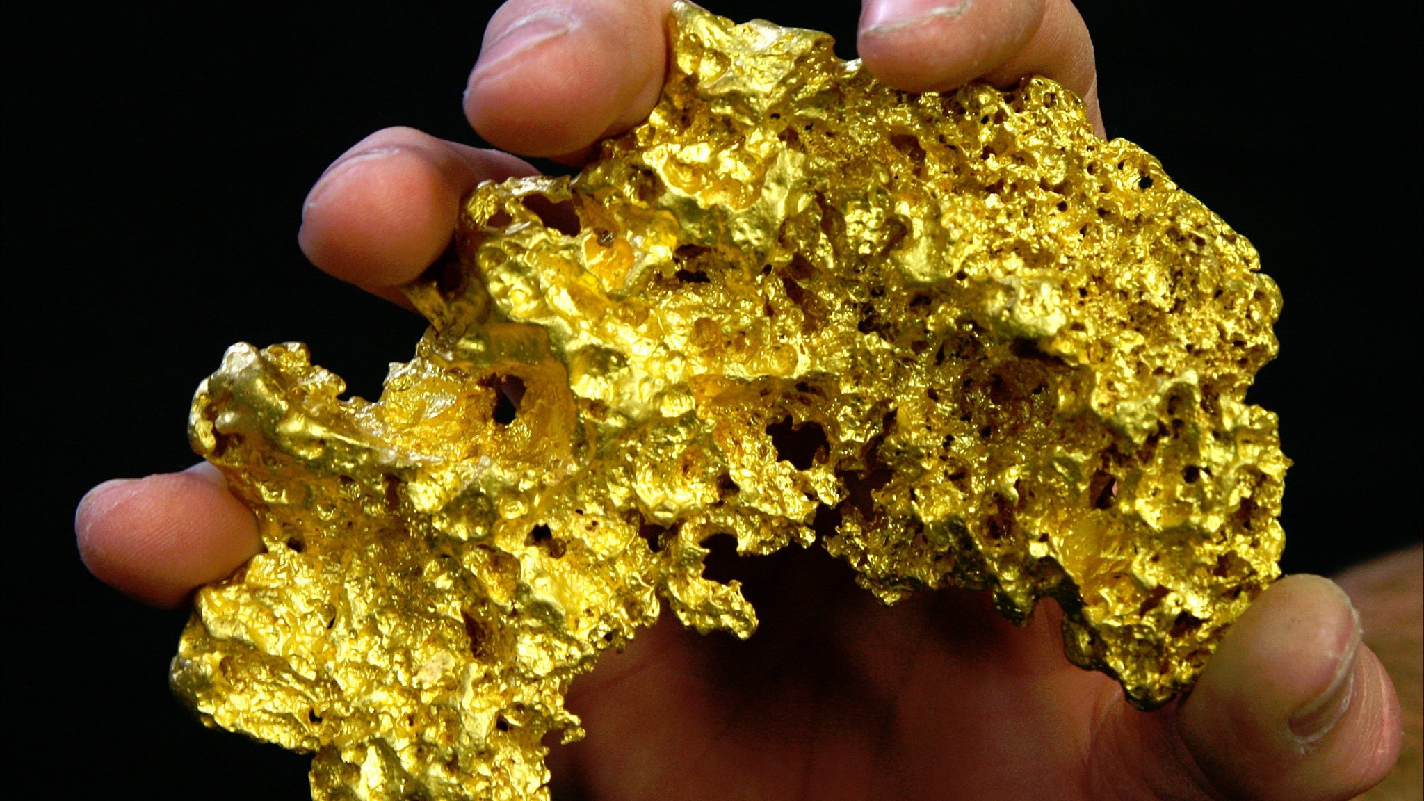 Gold Prices Remain Strong