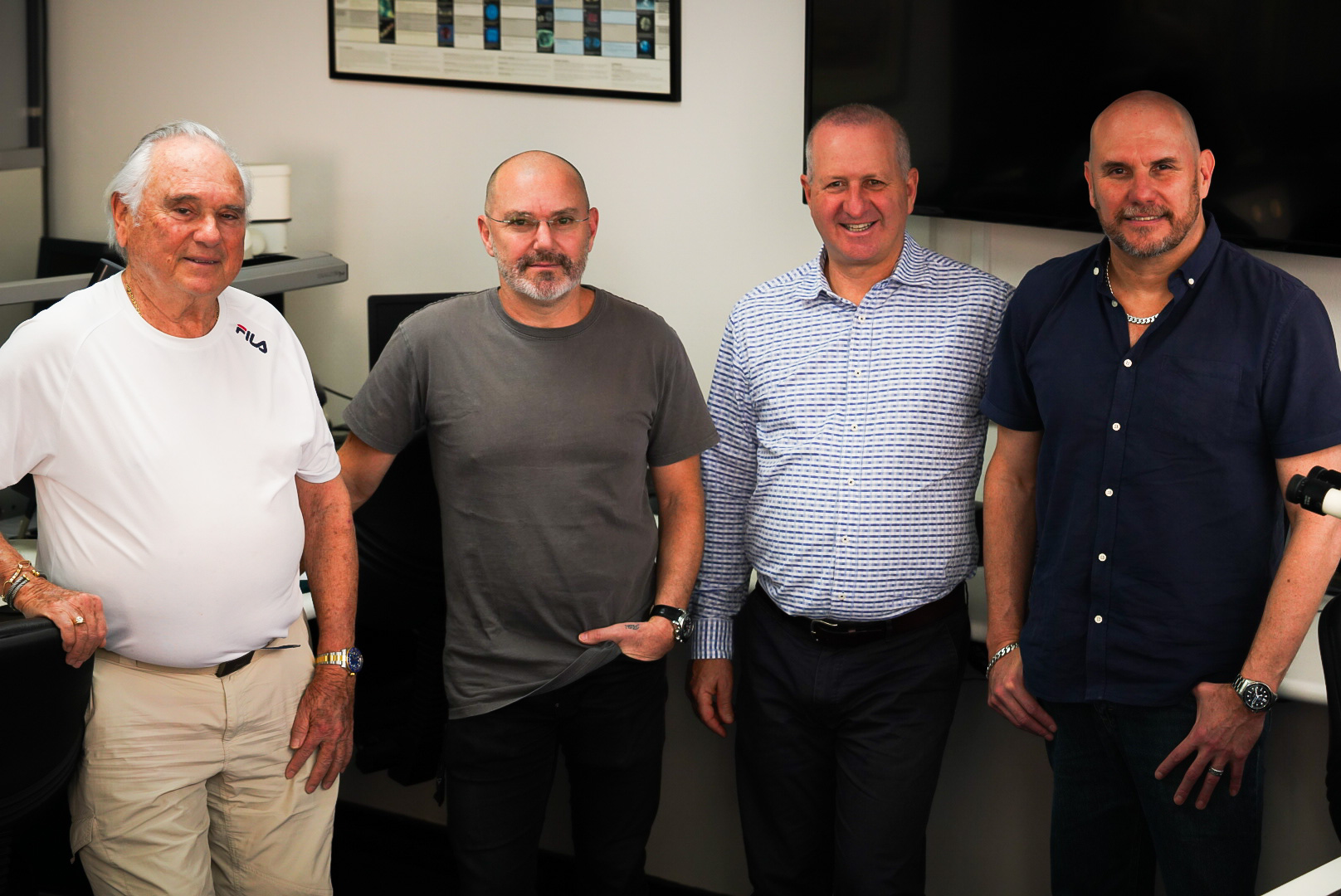 The founders of GoldCompany are recognised authorities within the gold and diamond trade, having built their careers across international markets, refineries, trading floors, and gem laboratories.